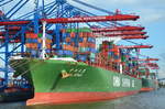 Die CSCL Star IMO-Nummer:9466867 Flagge:Hong Kong Länge:366.0m Breite:52.0m Baujahr:2011 Bauwerft:Samsung Heavy Industries,Geoje Südkorea am 26.04.17 im Hamburger Hafen aufgenommen.