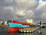 Olivia Maersk(IMO 9251638_L=238;B=32mtr.)im Hafen von Sassnitz;030819