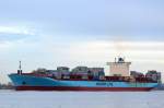 Die Gerd Maersk IMO-Nummer:9320245 Flagge:Dänemark Länge:367.0m Breite:42.0m Baujahr:2006 Bauwerft:Odense Steel Shipyard,Odense Dänemark passiert auslaufend aus Hamburg Lühe am 26.11.12