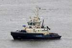 Der 2017 gebaute Schlepper SVITZER HEIMDAL (IMO 9788174) auf der Weser in Bremerhaven. Er hat eine Länge von 28,2 m, eine Breite von 12,6 m, eine Maschinenleistung von 4.000 kW und einen Pfahlzug von 70 t. Heimathafen ist Esbjerg (Dänemark). Frühere Namen: SANMAR TERMINAL XX, SVITZER MARTON. 29.10.2020