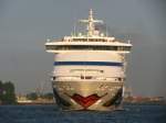 Das Clubschiff Aida Aura bei der Ankunft in Hamburg am 17.05.2009