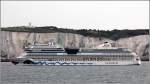 Die am 12. Mai getaufte AIDAmar (IMO 9490052) steuert in den Morgenstunden des 05.06.2012 Dover (Grobritannien) an und passiert gerade den Leuchturm South Foreland. Die AIDAmar ist 253 m lang, 32 m breit und bietet rd. 2.200 Passagieren Platz. Sie fhrt unter italienischer Flagge mit Heimathafen Genova (Genua).