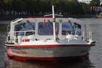 „Alsterdampfer“ QUARTEERSLÜÜD; Eigner/Betreiber: ATG; Aufnahmeort: Alster (Binnenalster) Hamburg, Deutschland; Datum: 30.08.2025; Info: Das Bild zeigt die QUARTEERSLÜÜD