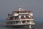 Das Bodenseeschiff  Karlsruhe  legt in Lindau an (11.08.10)