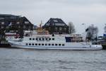 Nicht der kluge Delphin sondern das Fahrgastschiff Flipper im Hafen von Cuxhaven IMO-Nummer:7641190 Flagge:Deutschland Länge:48.0m Breite:8.0m Baujahr:1977 aufgenommen am 11.04.10	