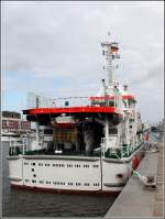 Die HARRO KOEBKE ist ein vllig neu entworfener Seenotkreuzer der 36,5-m-Klasse der DGzRS. Im Heck ist auch ein neu entwickeltes RIB-Tochterboot untergebracht. Bremerhaven, 17.06.2012.