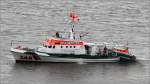 Der Seenotkreuzer HANNES GLOGNER und das Tochterboot FLINTHRN am 28.07.2013 whrend einer bung auf der Weser Hhe Bremerhaven.

