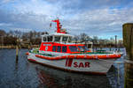 Seenotrettungsboot CASPER OTTEN im Hafen von Lauterbach.