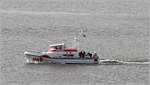 Der Seenotrettungskreuzer FRITZ KNACK der 20-Meter-Klasse der DGzRS steuert die Geestemündung in Bremerhaven an. Stationiert ist er in Olpenitz an der Ostsee. Das Tochterboot trägt den Namen INGEBORG. 23.02.2021