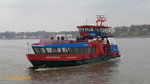 REEPERBAHN (2) (ENI 051 17160) am 12.4.2016, Hamburg, Elbe Anlegemanöver in Finkenwerder /    Einmann-Fährschiff Typ 2000 / HADAG / Lüa 29,97 m, B 8,06 m, Tg 1,5 m / 2 Diesel, 2