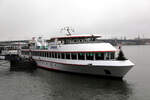 Das Fahrgastschiff GODESBURG der Köln-Düsseldorfer Rheinschifffahrt lag am 13.12.2025 am Rheinufer in Mainz.