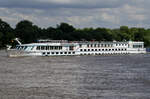 MS Rhein Prinzessin der Phoenix Reisen macht sich am 25.05.2024 auf den Weg Richtung Niederlande, hier in Köln-Niehl