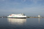 Am Morgen des 03.06.2016 ist das Scandlines Fährschiff Berlin von Rostock nach Gedser unterwegs und wurde hier vor der Kulisse Warnemündes abgelichtet.