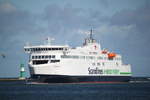 die Scandlines Hybrid Ferry Copenhagen auf ihrem Weg von Gedser nach Rostock-Überseehafen beim Einlaufen in Warnemünde am 06.08.2017 gegen 10:03 Uhr zu diesem Zeitpunkt war Sie mit 2 Stunden