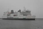 Die Scandlines Hybrid Ferry Schleswig-Holstein auf ihrem Seeweg von Rødby nach Puttgarden beim Einlaufen am Morgen des 27.12.2018 gegen 10:31 Uhr in Puttgarden.