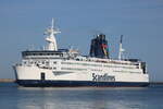 Die Scandlines Fähre Kronprins Frederik auf ihrem Seeweg von Gedser nach Rostock beim Einlaufen am 08.07.2023 in Warnemünde.