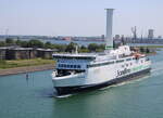 Die Scandlines Fähre Copenhagen(2.Einhorn)auf dem Seeweg von Rostock nach Gedser beim Auslaufen am 21.06.2025 in Warnemünde.