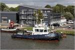 Der 2007 gebaute Schlepper HELMUT liegt am Firmengeländer des Eigners Schramm in Brunsbüttel am Nord-Ostsee-Kanal. Die HELMUT ist 16,56 m lang, 5,54 m breit, hat einen Tiefgang von 2,54 m und eine Maschinenleistung von 896 kw. Heimathafen ist Brunsbüttel. 08.07.2019