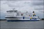 Mit Ziel Trelleborg verlässt die  Peter Pan  der TT-Line am 16.06.14 den Überseehafen Rostock, hier an der Westmole in Warnemünde fotografiert.