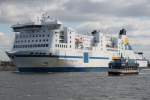 Deutschlands grte Autofhre die Nils Holgersson auf dem Weg von Travemnde nach Trelleborg via Rostock-Seehafen beim auslaufen in Warnemnde.06.04.2015