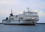 Die TT-Line Fähre MARCO POLO auf Ihrem Seeweg von Trelleborg nach Rostock-Überseehafen beim Einlaufen am 23.08.2020 in Warnemünde bei Wolkenschaden