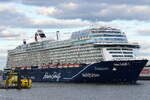 Die MEIN SCHIFF 7 IMO-Nummer:9851189 Flagge:Malta L�nge:316.0m Breite:42.0m Baujahr:2024 Bauwerft:Meyer Turku,Turku Finnland am 08.05.26 aus Hamburg auslaufend aufgenommen von der Gro�en Elbstra�e.