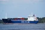 Die Lysbris IMO-Nummer:9144263 Flagge:Norwegen L�nge:129.0m Breite:18.0m Baujahr:1999 Bauwerft:AGB Shipyard,Mumbai Indien auslaufend aus Hamburg passiert den F�hranleger in L�he am 10.07.11