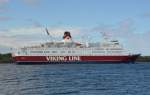 Das Fährschiff Rosella von Viking Lines mit Heimathafen Norrtälie hat gerade den Hafen Kapellskär Richtung Mariehamn am 05.06.2012 verlassen.