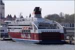 Die 2008 gebaute VIKING XPRS (IMO 9375654) liegt am 16.05.2013 in Tallinn. Sie ist 185 m lang, 28 m breit, hat eine GT von 35.918, eine DWT von 5.184 t und kann 2.500 Passagiere auf der Route Helsinki - Tallinn befrdern. Sie verfgt ber 1.000 Lademeter fr Fahrzeuge. Heimathafen ist Norrtlje (Schweden).