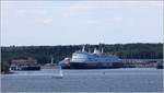 Die 1980 gebaute ROSELLA (IMO 7901265) liegt am 22.07.2018 in Kappelskär. Die Fähre ist 136,11 m lang und 24,24 m breit, hat eine GT/BRZ von 16.879 und bietet 1.700 Passagieren und 350 Fahrzeugen Platz. Heimathafen ist Mariehamn (Finnland).