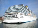 Die 292 m lange  MS Costa Atlantica , Heimathafen Genua, am 13.08.10 an Pier acht, des Warnemünder Cruise Centers.