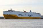 Der Grimaldi Autotransporter Grande Colonia IMO-Nummer:9318527 Flagge:Italien Lnge:176.0m Breite:32.0m Baujahr:2007 Bauwerft:Uljanik Shipyard,Pula Kroatien aufgenommen vor Hamburg Teufelsbrck am