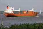 Die 2004 gebaute STATENGRACHT (IMO 9288045) Hhe Lhe Elbe aufwrts fahrend. Sie ist 173 m lang, 25 m breit, hat eine GT von 16.676, eine DWT von 21.250 t und kann auch 1.134 TEU transportieren. Sie verfgt ber drei Krane, die je max. 120 t tragen knnen. Heimathafen ist Amsterdam (Niederlande). 23.05.2012

