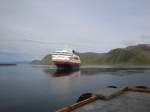 MS Nordkapp beim Anlegen in Honnigsvog; 4.7.10