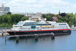 MS Maud, ehemals MS Trollfjord · 2021 modernisiert hier am 16. Juni 2022 im Hafen von Kiel.
