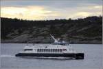Die 2006 gebaute TEISTEN (IMO 9382437) ist am 25.09.2012 im Korsfjorden Richtung Bergen unterwegs. Sie ist 33 m lang, 10 m breit und kann 196 Passagiere mit einer Geschweindigkeit von 30 kn transportieren. Heimathafen ist Bergen (Norwegen).