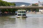 DDSG  Vindobona  (Baujahr 1979 - ÖSWAG / Linz - Fabriknummer 1268 - Heimathafen Wien) ENI 30000106 am 06.August 2025 in Wien auf dem Donaukanal bei der Schwedenbrücke.