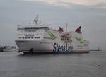 Die StenaLine Fhre Mecklenburg-Vorpommern auf dem Seeweg von Trelleborg nach Rostock-berseehafen beim Einlaufen in Warnemnde am Morgen des 17.05.2017 gegen 05:35 Uhr.