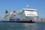 Die StenaLine Fähre MECKLENBURG-VORPOMMERN auf ihrem Seeweg von Trelleborg nach Rostock-Überseehafen beim Einlaufen in Warnemünde.30.07.2021