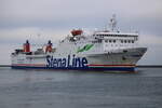 Die Stena Gothica auf dem Weg von Trelleborg nach Rostock-Überseehafen beim Einlaufen in Warnemünde.08.01.2022