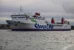 Die Stena Gothica auf dem Weg von Rostock-Überseehafen nach Trelleborg beim Auslaufen in Warnemünde.09.01.2021