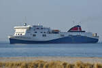 Das Fährschiff STENA LIVIA (IMO: 9420423) kommt gerade in Travemünde an.