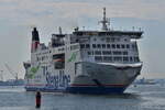 SKANE , Passagier/Ro-Ro Cargo Schiff, IMO 9133915 , Baujahr 1998 , 200 x 28 m , 02.05.2026 , Rostock-Warnem�nde , 