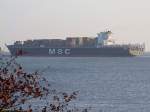 MSC-Joanna(IMO-9304435;L=337;B=46mtr.) hat im Morgengrauen nur noch wenige Meter bis zur Elbmndung;090902