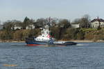 SD ROVER (IMO 9618745) am 22.2.2021, als Kopfschlepper über das Heck fahrend, im jetzt gültigen Boluda-Design mit blauem Rumpf, weißen Aufbauten und roter Schornsteinmarke, Hamburg,