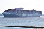 YM WISDOM , Containerschiff , IMO 9757216 , Baujahr 2019 , 14420 TEU , 366 × 51m , 15.04.2019 , Grünendeich