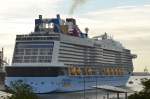 Das zurzeit 3 größte Kreuzfahrtschiff der Welt und das größte in Deutschland gebaute die Quantum Of The Seas gibt sich die Ehre in Hamburg um bei Blohm+Voss Dock Elbe 17