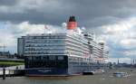 Heck-und Steuerbordansicht der Queen Elizabeth am 15.07.2012 im Hafen Hamburg