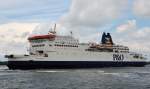 Pride of Burgundy, ein Fhrschiff von P&O mit Heimathafen Dover, hier im Hafen von Calais am 23.05.2013.