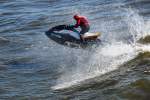 DRK Wasserwacht mit einem BRP Sea-Doo Jetboot vor dem Seebad Heringsdorf auf Übungsfahrt.